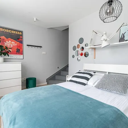 By The Castle - Spot In 아파트