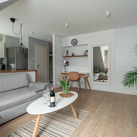 아파트 By The Castle - Spot In *