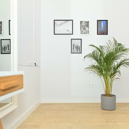 By The Castle - Spot In 아파트 *